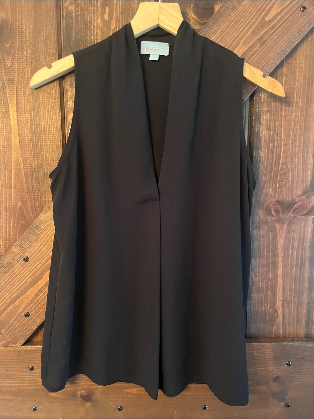 Women’s- Veronica Black Sleeveless V-Neck Blouse- like new-lightweight flowy- SM